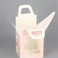 Коробка подарочная пасхальная с окном &laquo;Пасхальный букет&raquo; 15&times;15&times;18 см