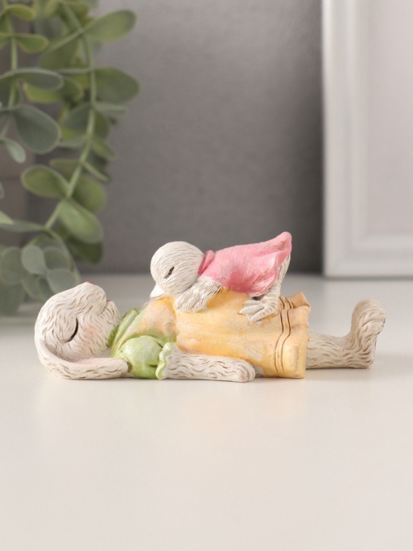 Сувенир полистоун "Зайка и цыплёнок - здоровый сон" 11х5х4 см
