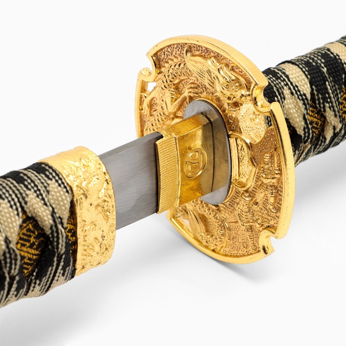 Сувенирное оружие "Катана Хикэру" 78 см, чёрная с золотом, на подставке