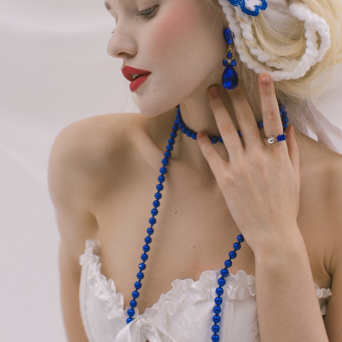 Кольцо &laquo;Драгоценность&raquo; фигуры, цвет бело-синий в серебре, безразмерное