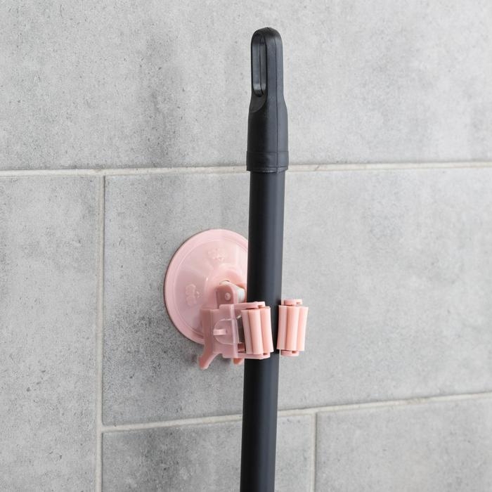 Держатель для уборочного инвентаря на вакуумной присоске, 5,5&times;5,5&times;7 см, цвет МИКС