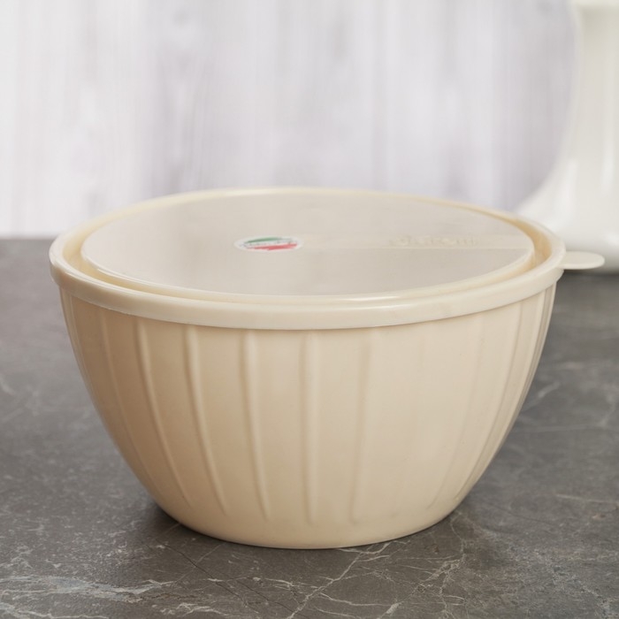 Салатник с крышкой &laquo;Fiesta&raquo;, 1,7 л, цвет МИКС