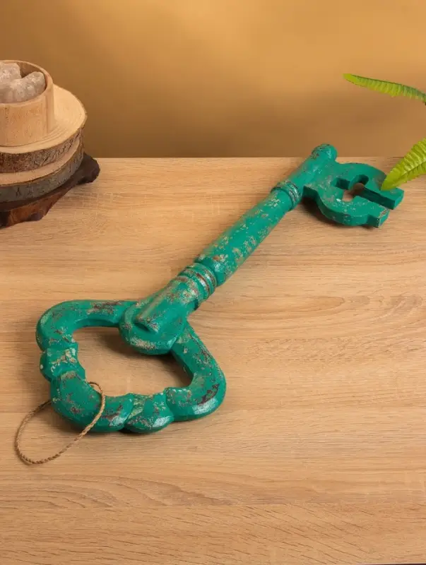 Сувенир &laquo;Ключ от счастья&raquo;, 21&times;4.5&times;50 +/- 3 см, дерево, зелёный