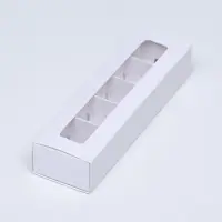 Коробка под 5 конфет с обечайкой, с окном, с тонкими разделителями, белый 21&times;5&times;3.3 см