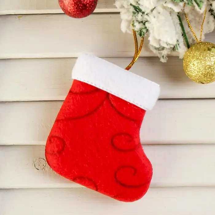 Подвеска на ёлку &laquo;Носок с узорами&raquo;, мягкая, 6&times;8 см, красный