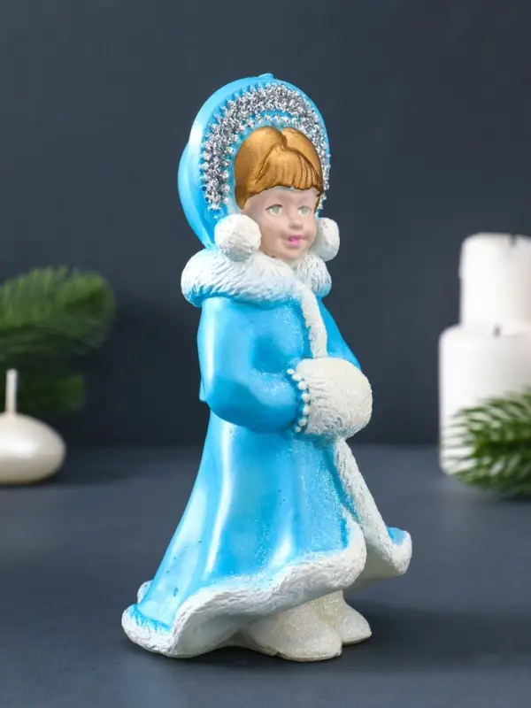 Свеча фигурная "Снегурочка" 8х7,5х15,5 см, цв. голубой