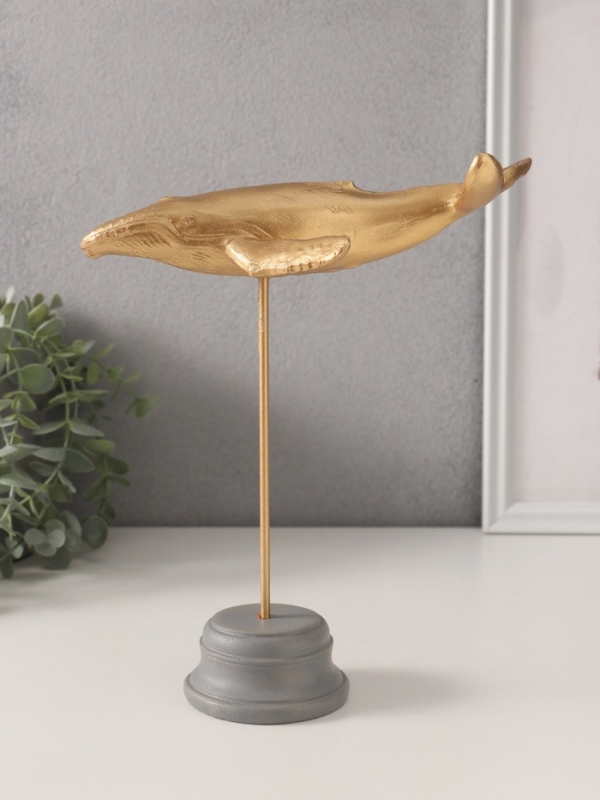Сувенир полистоун "Золотой кит" 20х11х22,5 см