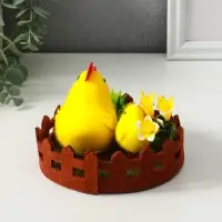 Сувенир пасхальный "Курочка с цыплятами на лужайке с забором" 12,5х12,5х8,5 см