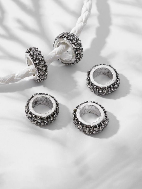 Разделитель &laquo;Кольцо&raquo; блеск, цвет белый в серебре