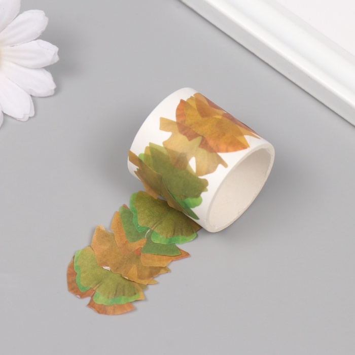 Клейкая лента бумага "Листья гинкго" 50 картинок 3,5х3,5х3.7 см