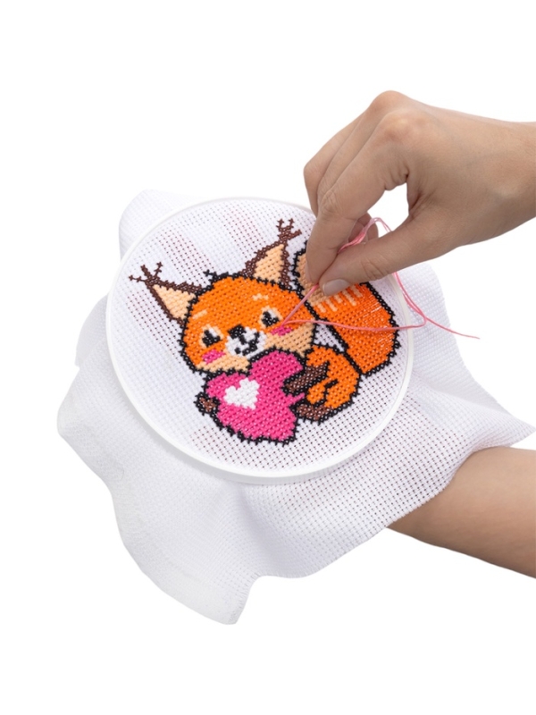 Набор для творчества. Вышивка "Бельчонок с сердечком" (с пяльцами) 05620