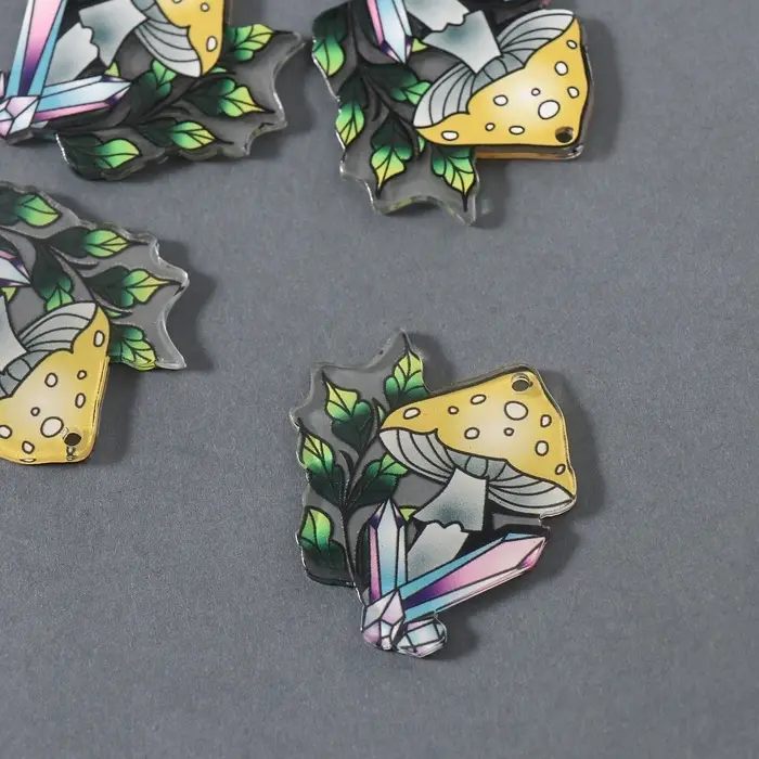 Декор для творчества акрил двусторонний "Мухомор и кристаллы" 3,7х3,3х0,2 см