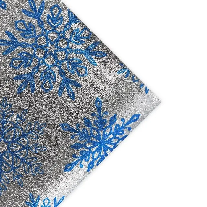 Плёнка упаковочная на Новый год фольгированная &laquo;Снежинки&raquo;, 70 х 50 см