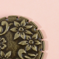 Резак для ниток, с цепочкой на руку, 3 &times; 4.5 см, цвет бронзовый