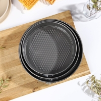 Набор форм для выпечки Доляна &laquo;Элин. Круг&raquo;, 3 предмета: d=22/24/26 см, съёмное дно, антипригарное покрытие, цвет чёрный