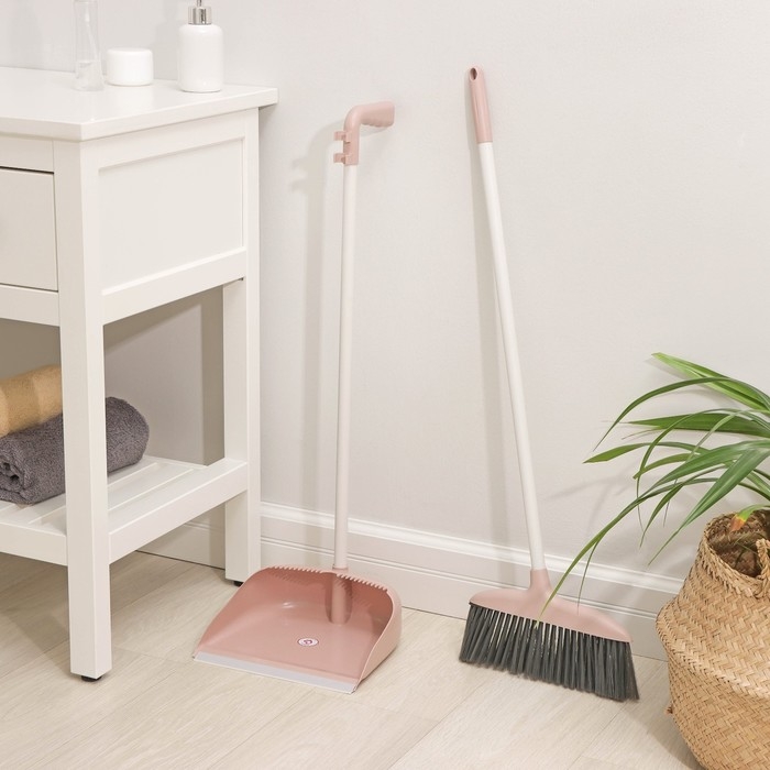 Щётка для пола Доляна, совок 25&times;23 см, щётка 29&times;84 см, металлическая ручка 77 см, цвет розовый