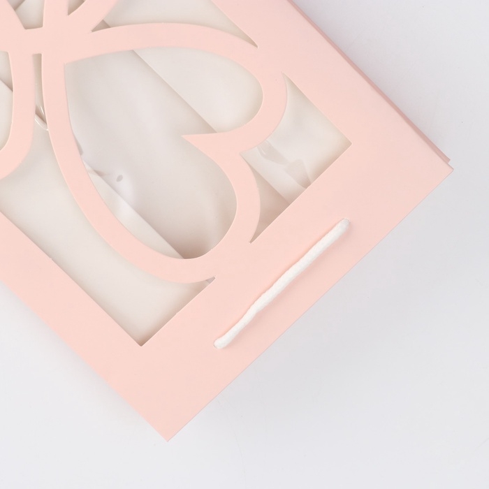 Пакет подарочный с фигурным окном, 18 х 13 х 25 см, розовый