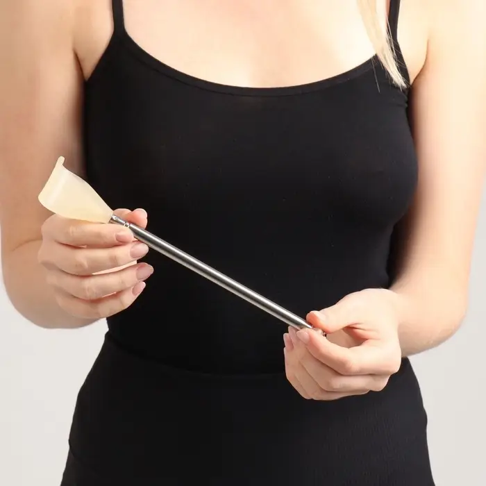 Массажёр - чесалка, с раздвижной ручкой, с подвесом, 20/42 см, жёлтый