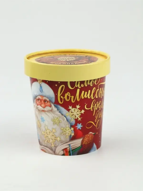 Подарочный набор &laquo;Сказочного года&raquo;: чай (50 г), конфеты (110 г), печенье брауни (120 г)