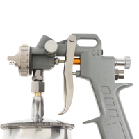 Краскораспылитель пневматический ТУНДРА, до 4 бар, сопло 1.5 мм, нижний бачок 0.75 л