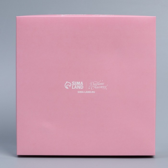 Коробка кондитерская для муссовых пирожных &laquo;Love&raquo;, 17.8 х 17.8 х 6.5 см