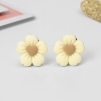 Клипсы детские &laquo;Выбражулька&raquo; цветок с сердечком, цвет бежево-коричневый