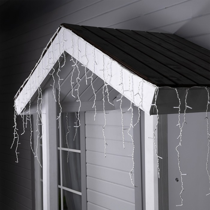 Гирлянда &laquo;Бахрома&raquo; 3 &times; 0.6 м, IP44, УМС, белая нить, 160 LED, свечение бело-синее, мигание, 220 В