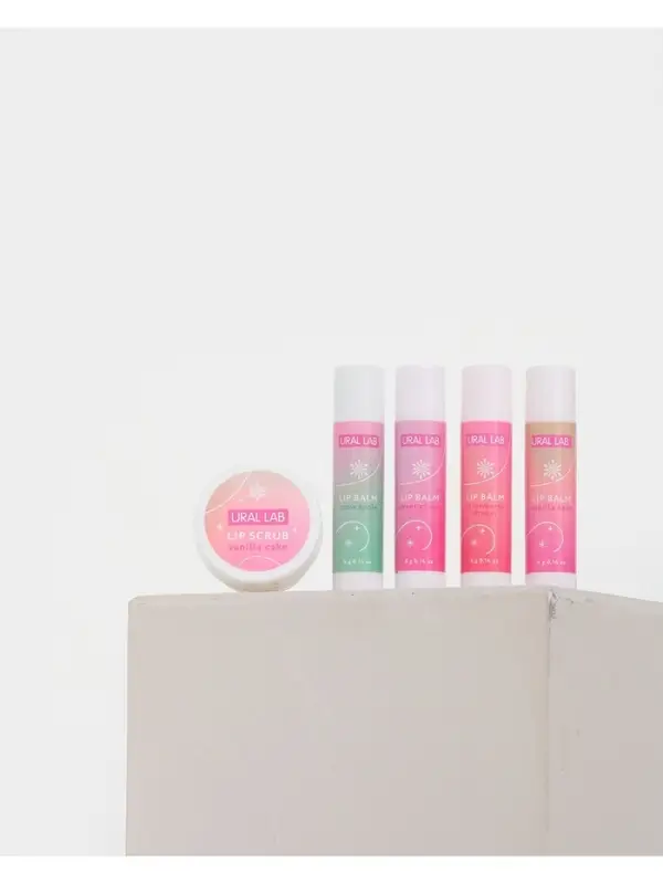 Подарочный набор новогодний Winter Fantasy, 4 бальзама и скраб для губ, URAL LAB