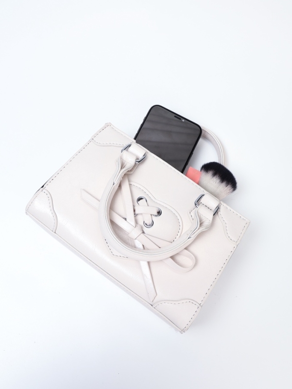 Сумка женская, 20*8*14, отд на молнии, длин ремень, белый