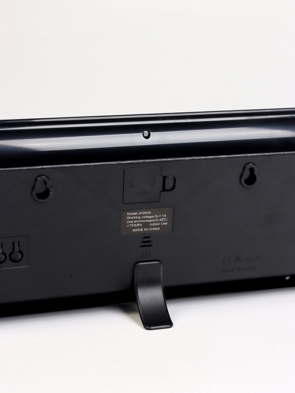 Часы электронные настенные, календарь и термометр, 36.2 х 15.5 см, белые цифры 10 х 4.5 см   1076627