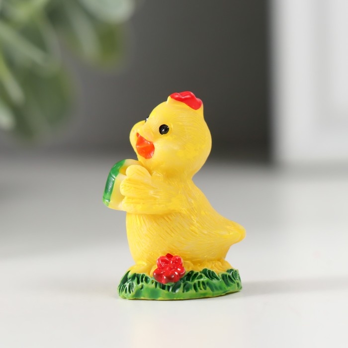 Сувенир полистоун "Цыплёнок на травке" МИКС 2х2х3,2 см