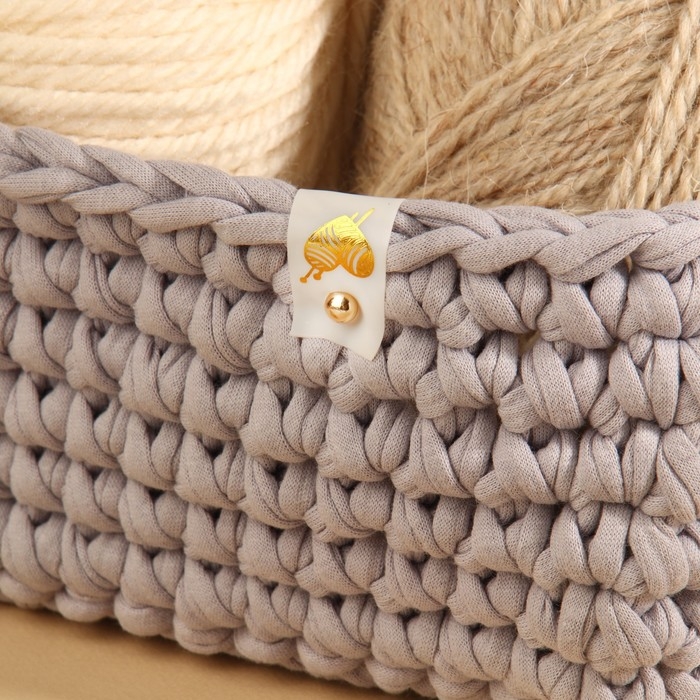 Бирка с кнопкой &laquo;Клубок&raquo;, 5 &times; 1,5 см, 10 шт, цвет белый/золотой