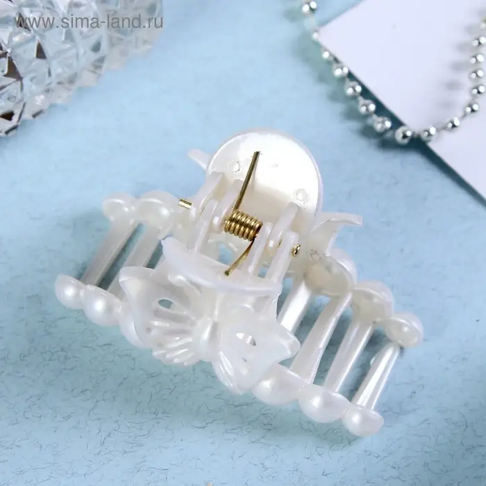 Крабик для волос &laquo;Белый туман&raquo;, бабочка в бусинах, 7 см, белый