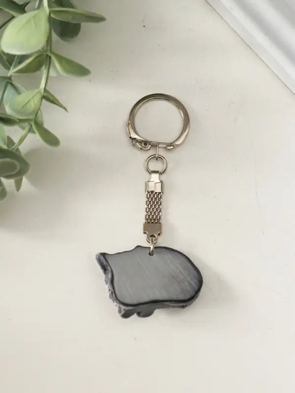 Брелок "Лисенок лежит (барельеф)" 2,4 см