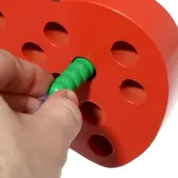 Шнуровка для  малышей древянная