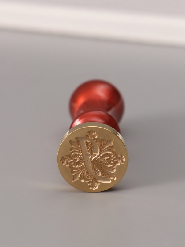 Печать для сургуча с пластиковой ручкой "Буква J на вензеле" 2,5х2,5х6,3 см