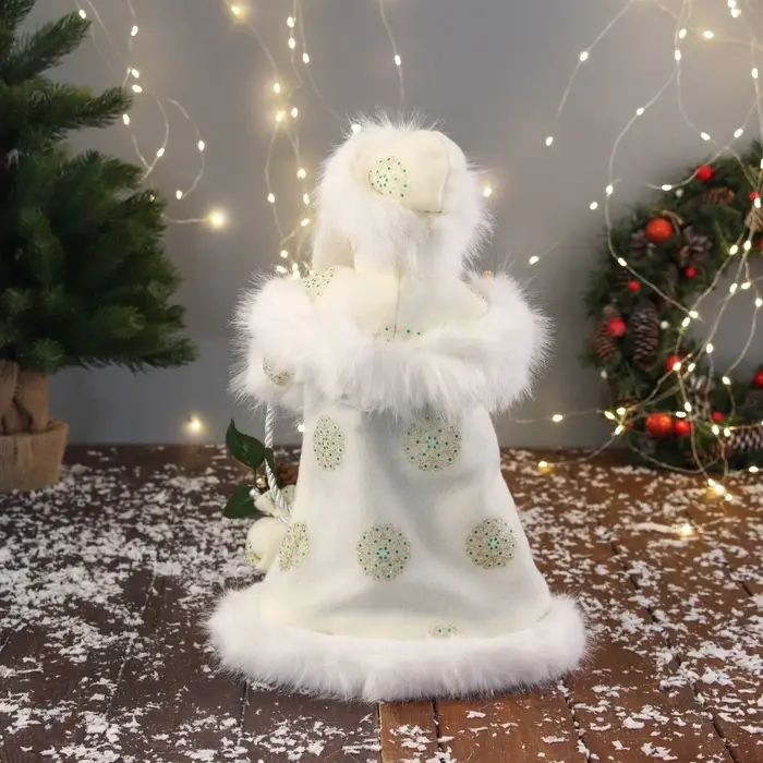 Дед Мороз под ёлку &laquo;Зимнее волшебство. В пушистой шубе, с мешком&raquo; двигается, 40 см, белый