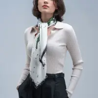 Платок шелковый Delicate, каллы