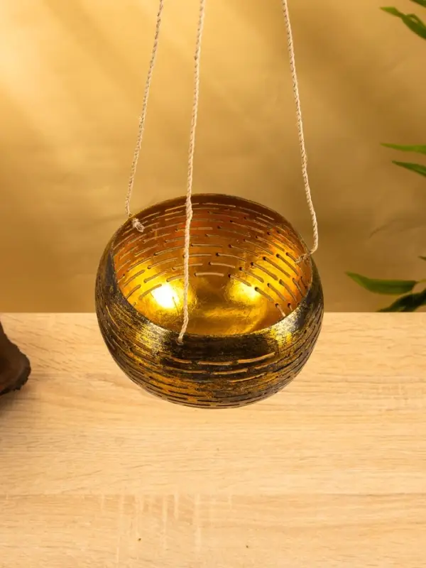 Подсвечник подвесной из кокоса, 14х14х10 см, цв. чёрно-золотой