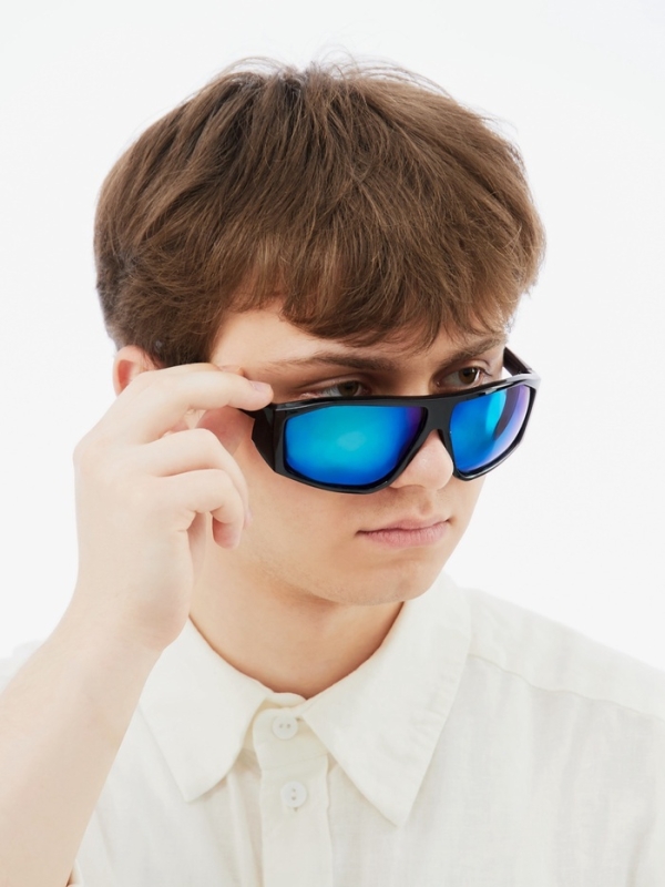 Очки солнцезащитные спортивные, uv 400, ширина 14.7 см, дужка 13.5 см, высота 4.2 см