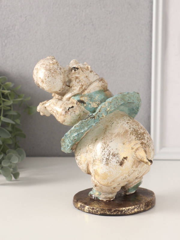 Сувенир полистоун "Бегемотик в пачке" 11х14,5х18 см