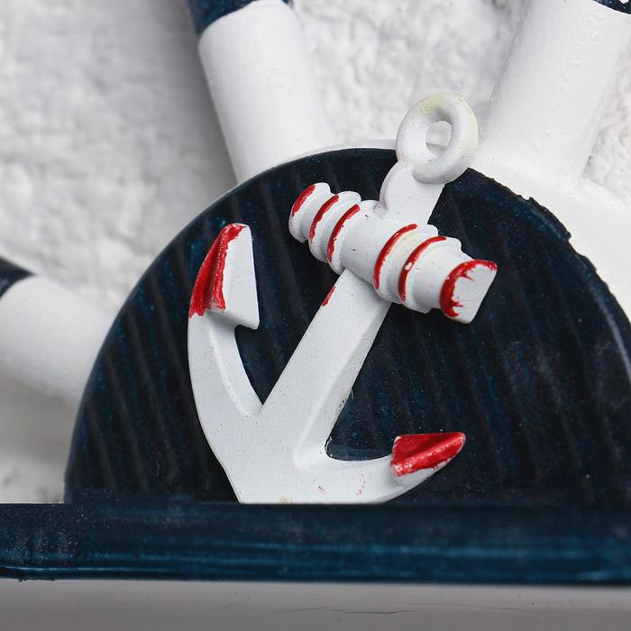 Вешалка интерьерная &laquo;Штурвал&raquo;, 3 крючка, бело-синяя, 45 х 28 х 5 см