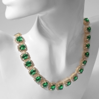 Колье &laquo;Драгоценность&raquo; квадраты в стразах, цвет бело-зелёный в золоте, 32 см