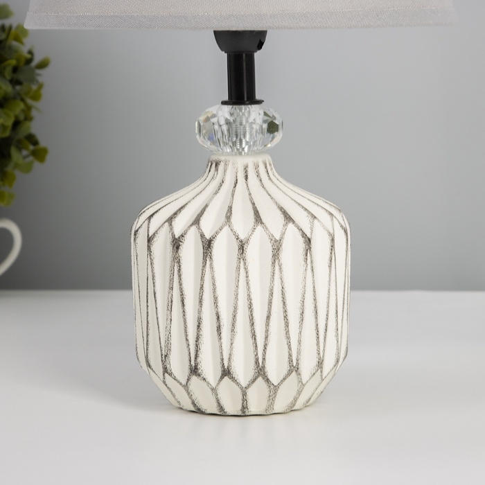 Лампа настольная "Стремление" 1х40Вт Е14 белый 20х20х33см