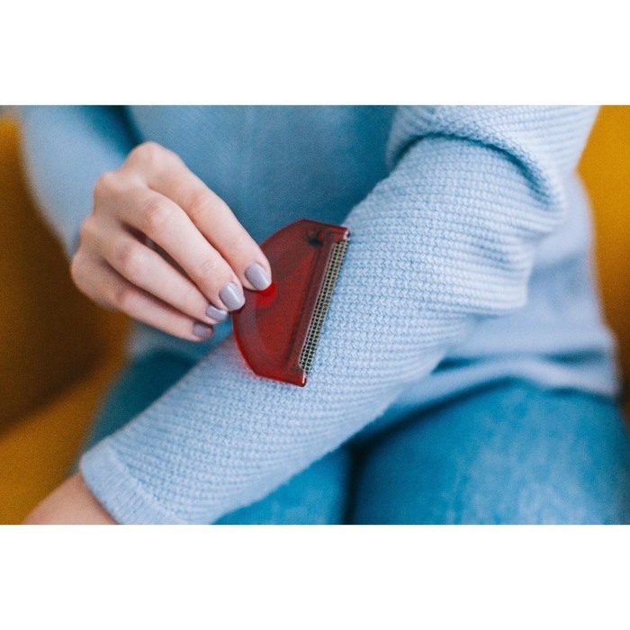 Щётка для удаления катышков, 7,5 &times; 4,5 &times; 0,5 см, цвет МИКС