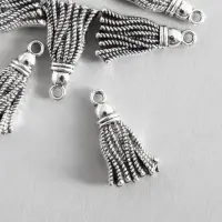 Металлический элемент, декоративная подвеска &laquo;Арт Узор. Кисточка&raquo;, серебро, 2&times;1.2 см