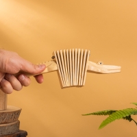 Сувенирный музыкальный инструмент трещотка &laquo;Ящерица&raquo;, 25&times;8&times;4 см