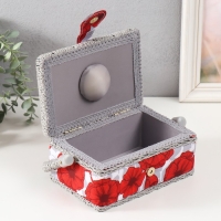 Шкатулка для рукоделия "Красные маки на белом" 18х12х9,5 см