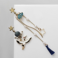 Серьги с жемчугом &laquo;Япония&raquo; аист и звёзды, цветные в золоте