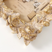 Фоторамка полистоун 10х15 см "Пионовидные розы" золотистая состаренная 16,6х2,9х21,3 см